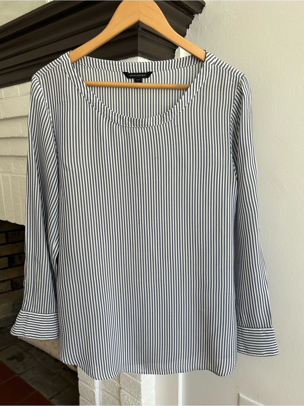 Banana Republic Navy and White Vertical Stripe Long-Sleeve Top Size LP